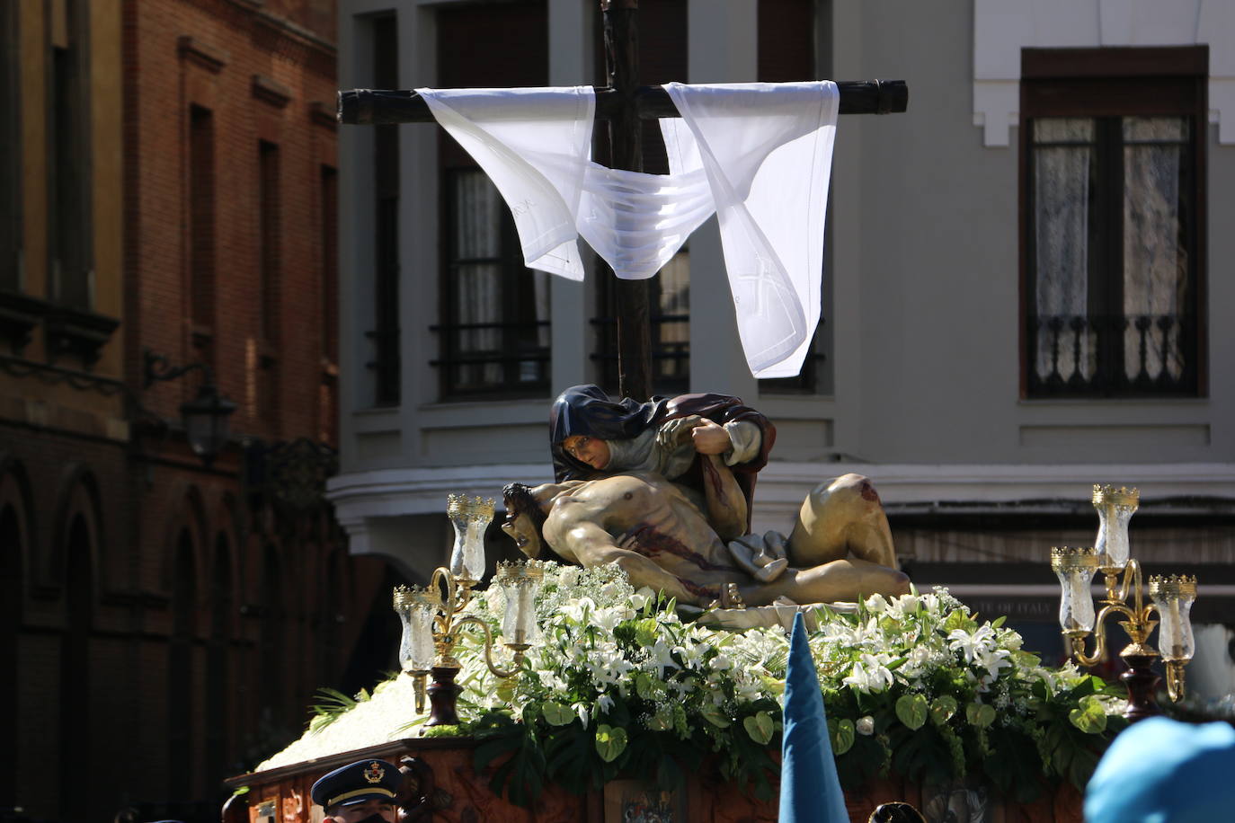 Fotos: Cofradía de las Bienaventuranzas | El &#039;Moreno&#039; se alza al cielo