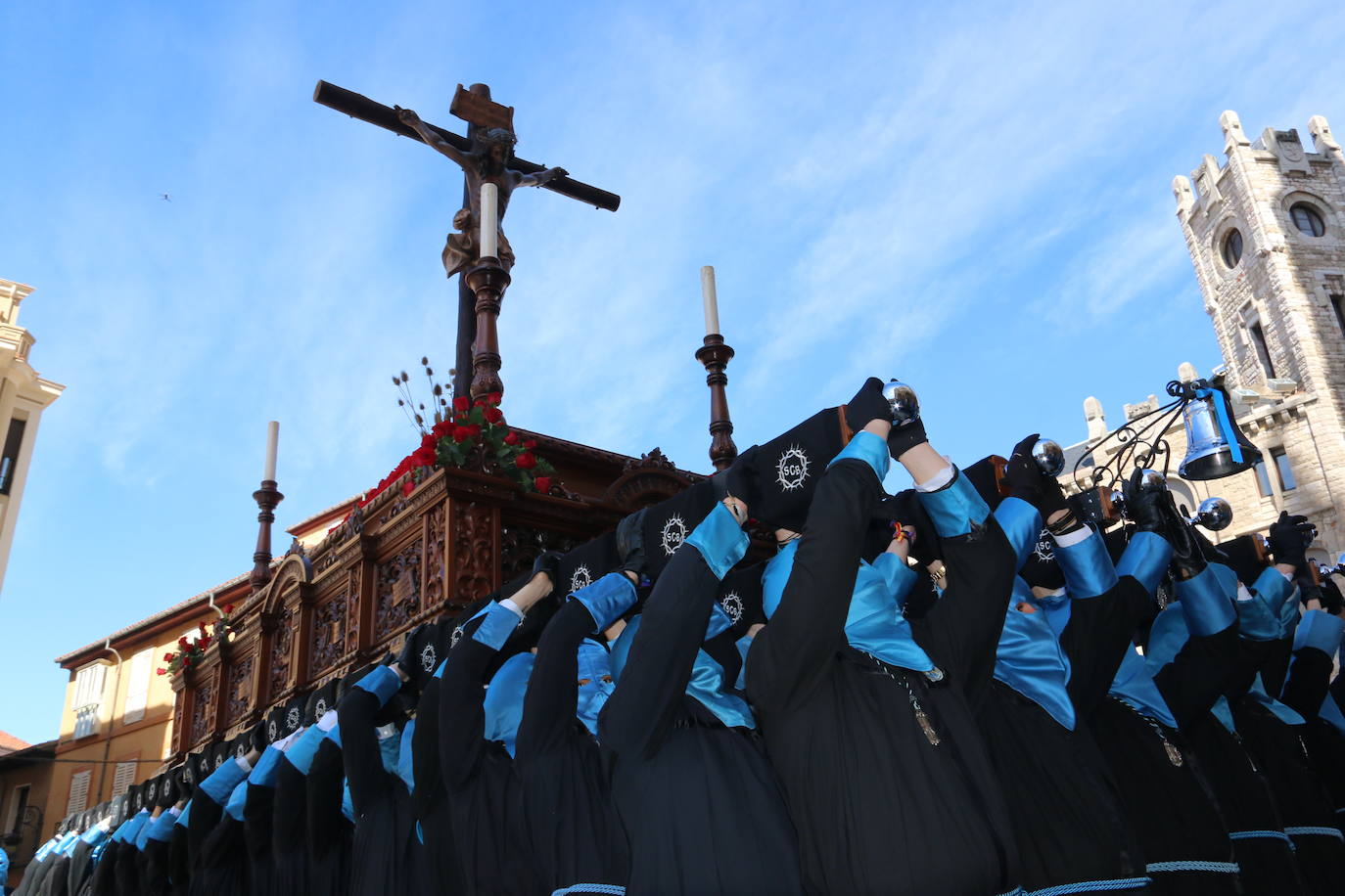 Fotos: Cofradía de las Bienaventuranzas | El &#039;Moreno&#039; se alza al cielo