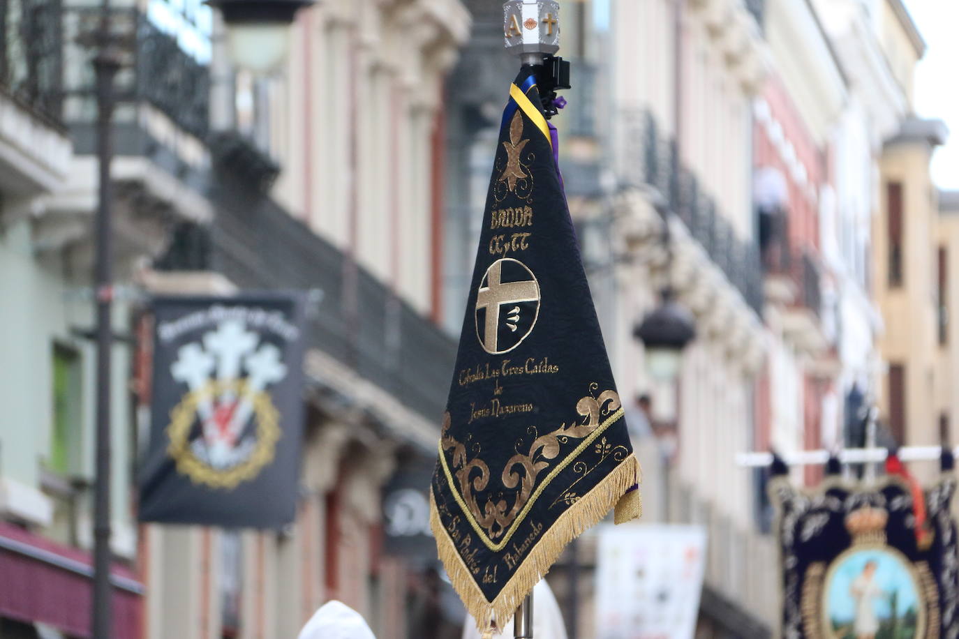 La tarde de Jueves Santo la fraternidad entre cofradías se ha materializado en la procesión de La Úlitma Cena.