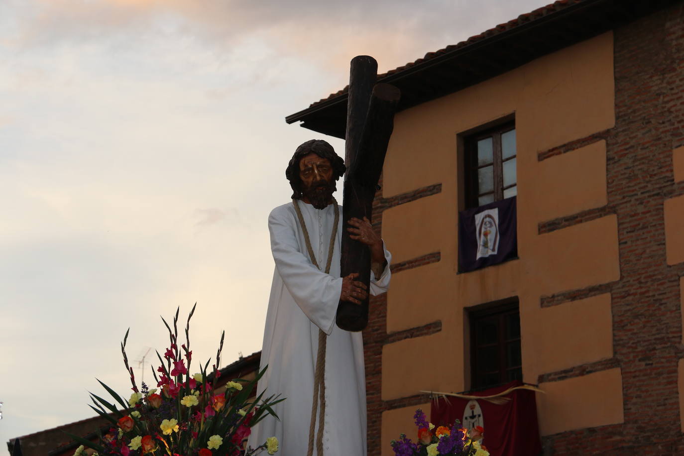 Las Tinieblas llegan a Santa Marina