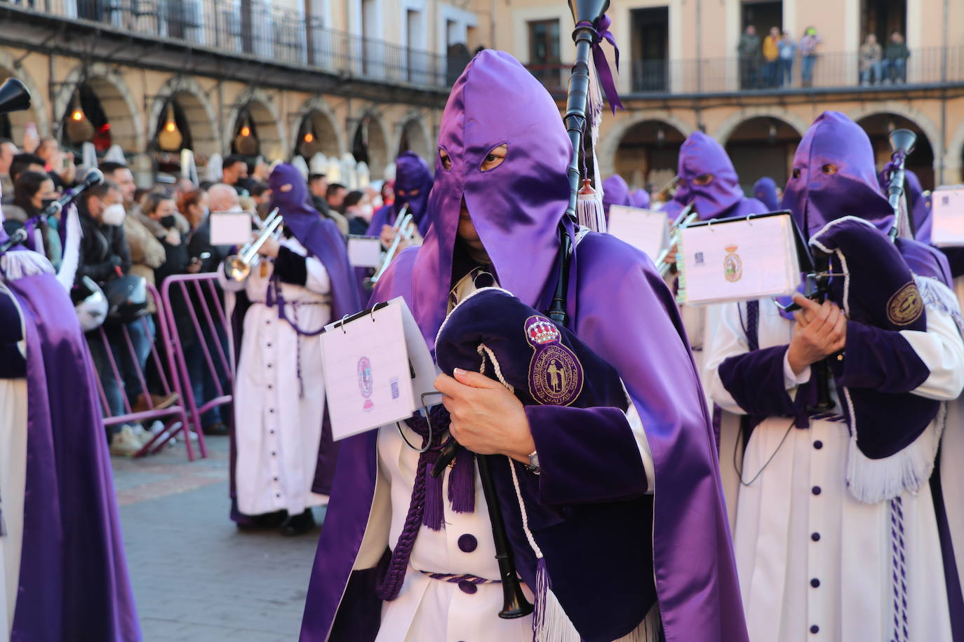 Fotos: Procesión de los Pasos, al completo