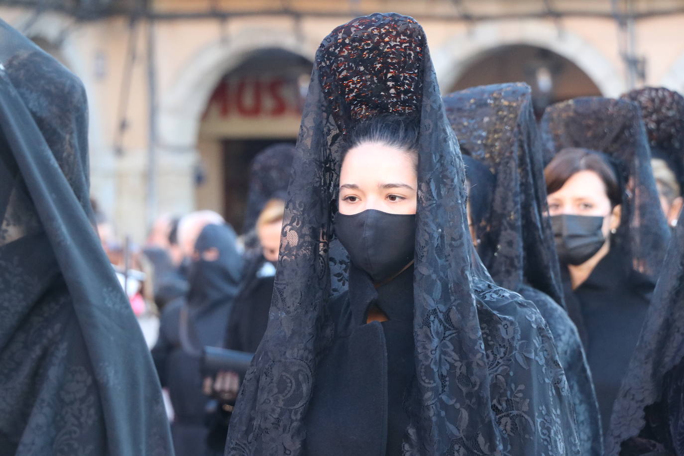 Fotos: Procesión de los Pasos, al completo