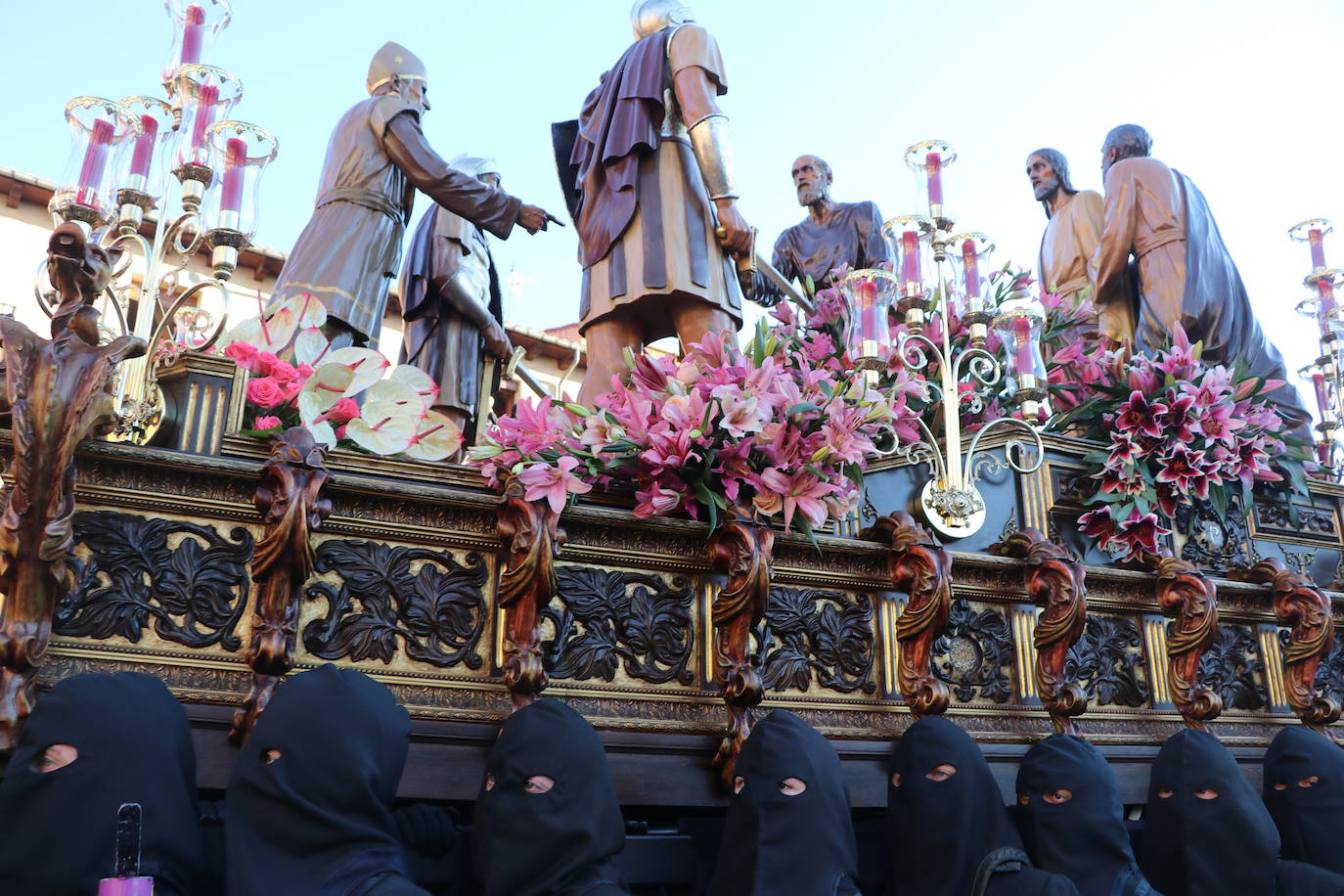 Fotos: Procesión de los Pasos, al completo