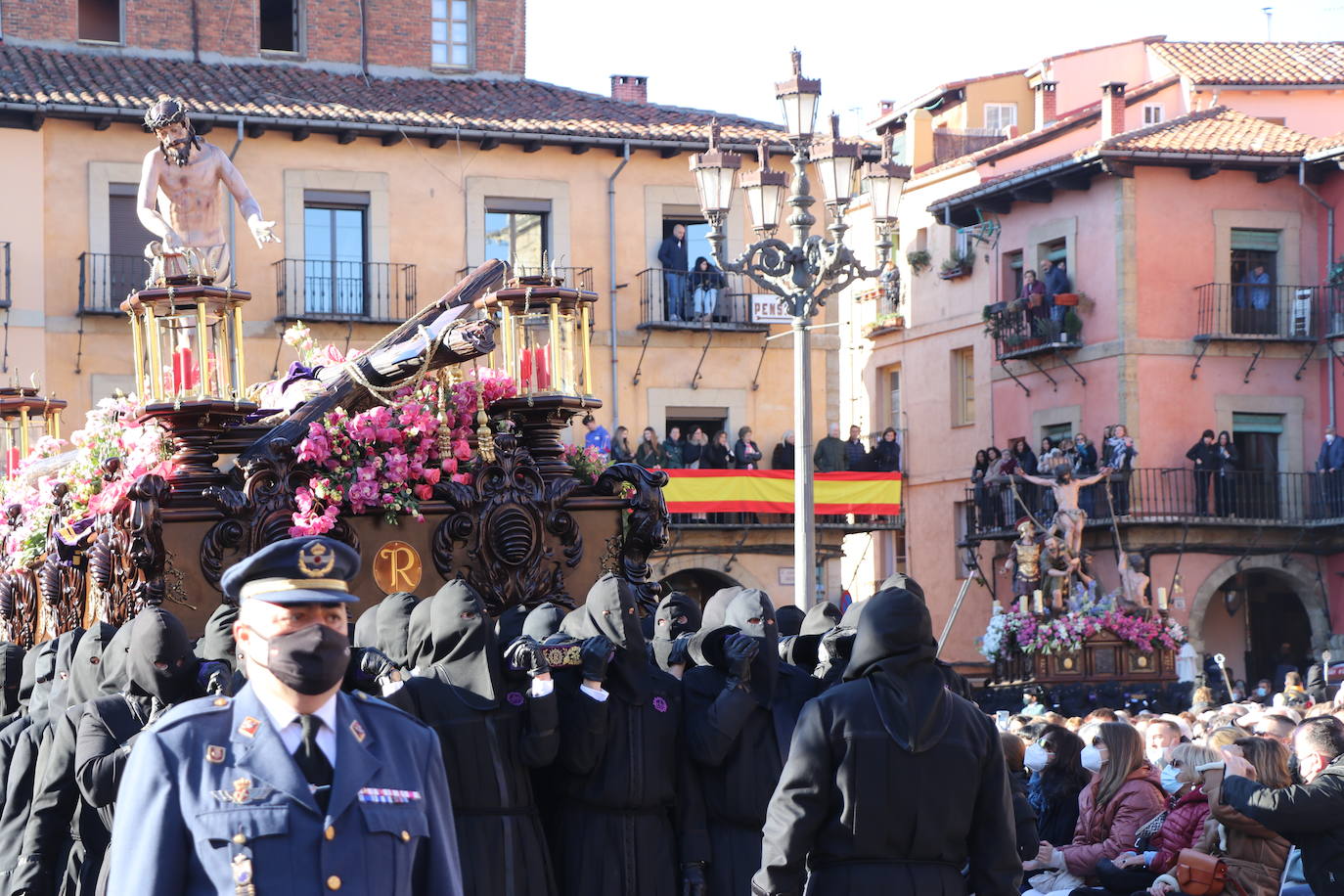 Fotos: Procesión de los Pasos, al completo