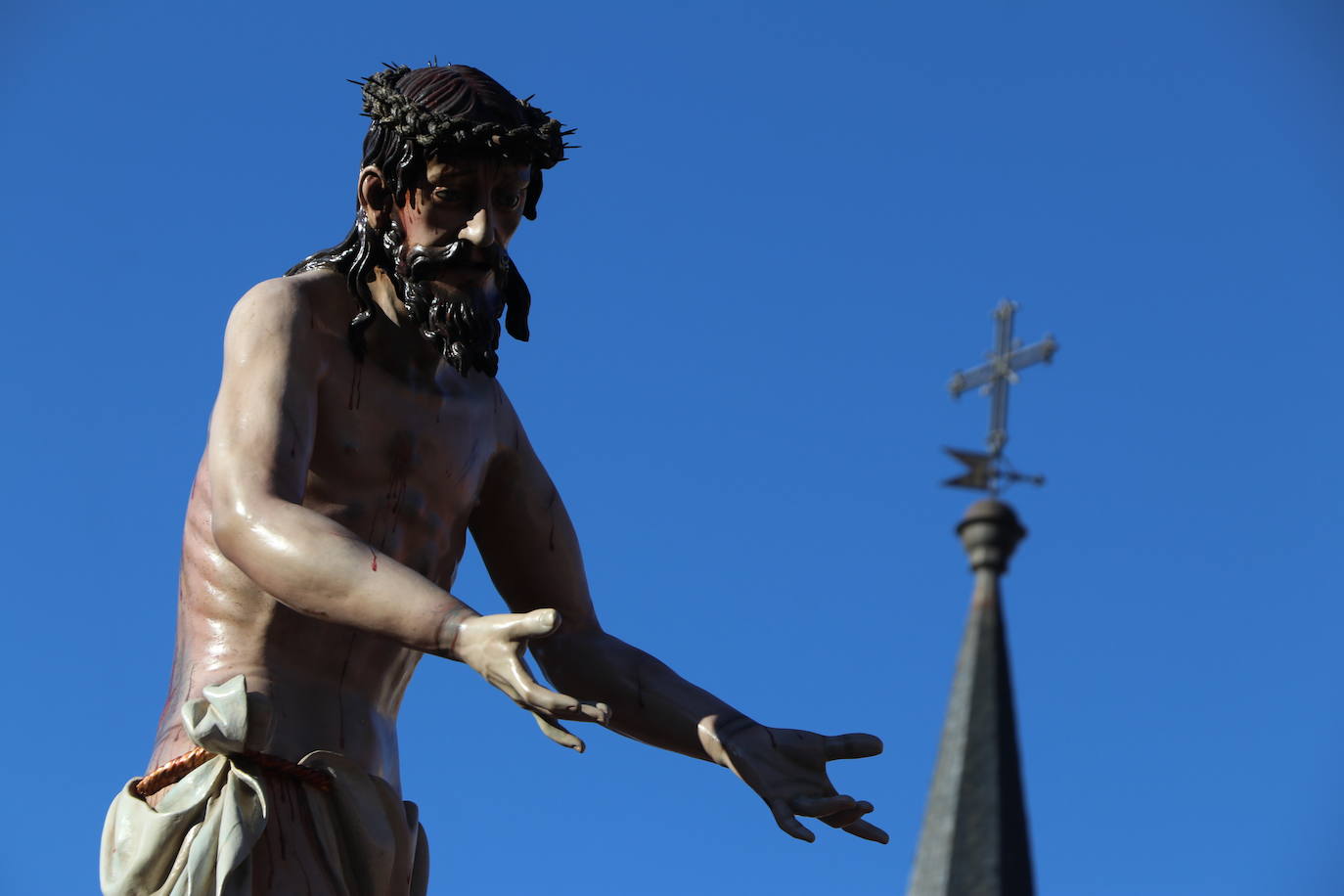 Fotos: Procesión de los Pasos, al completo