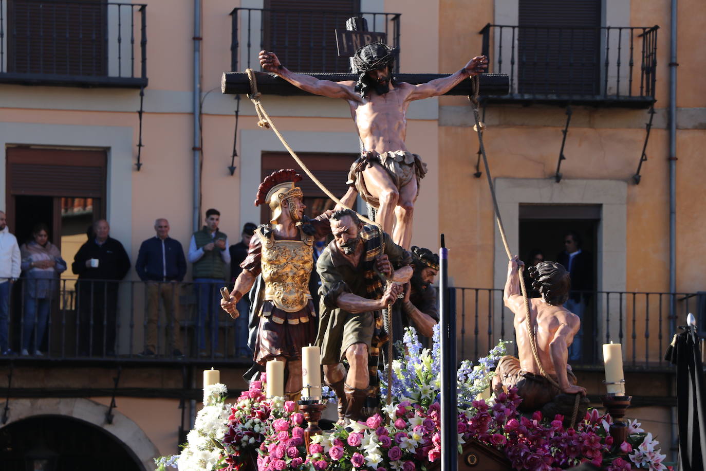 Fotos: Procesión de los Pasos, al completo