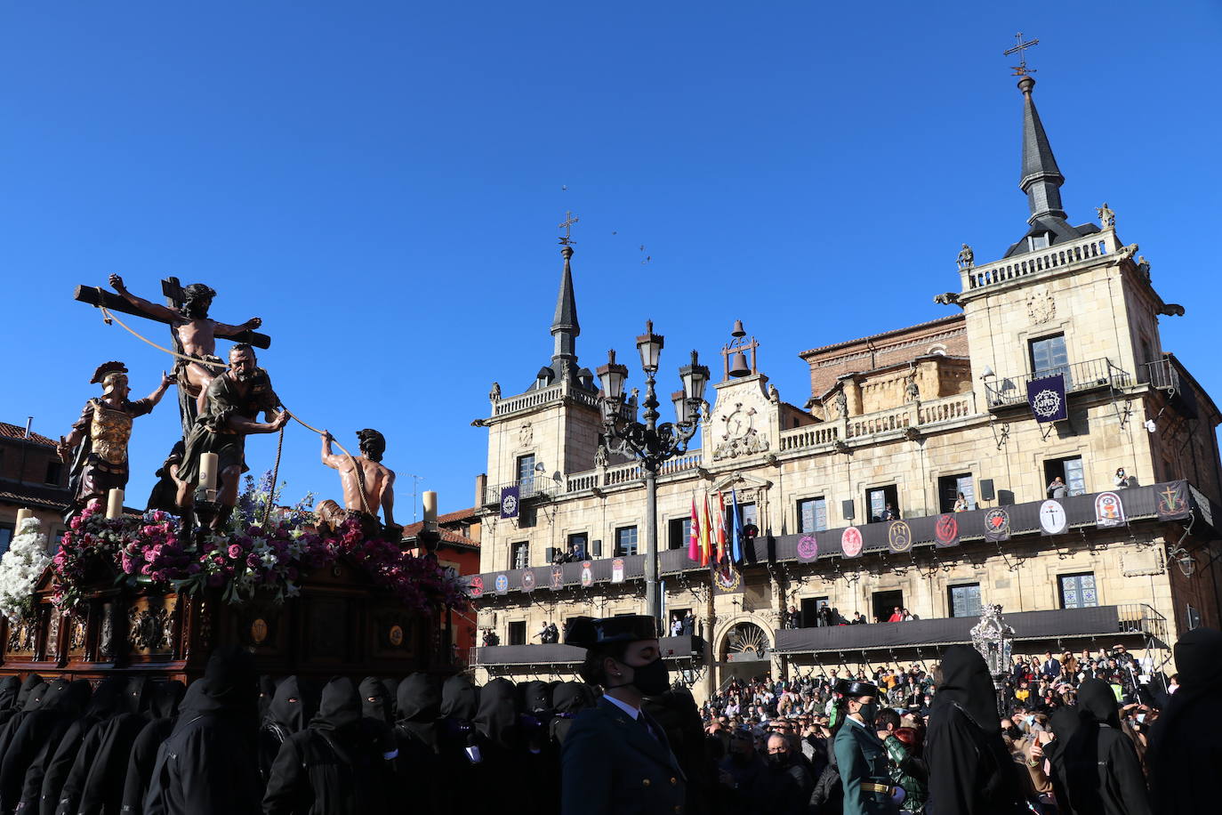 Fotos: Procesión de los Pasos, al completo