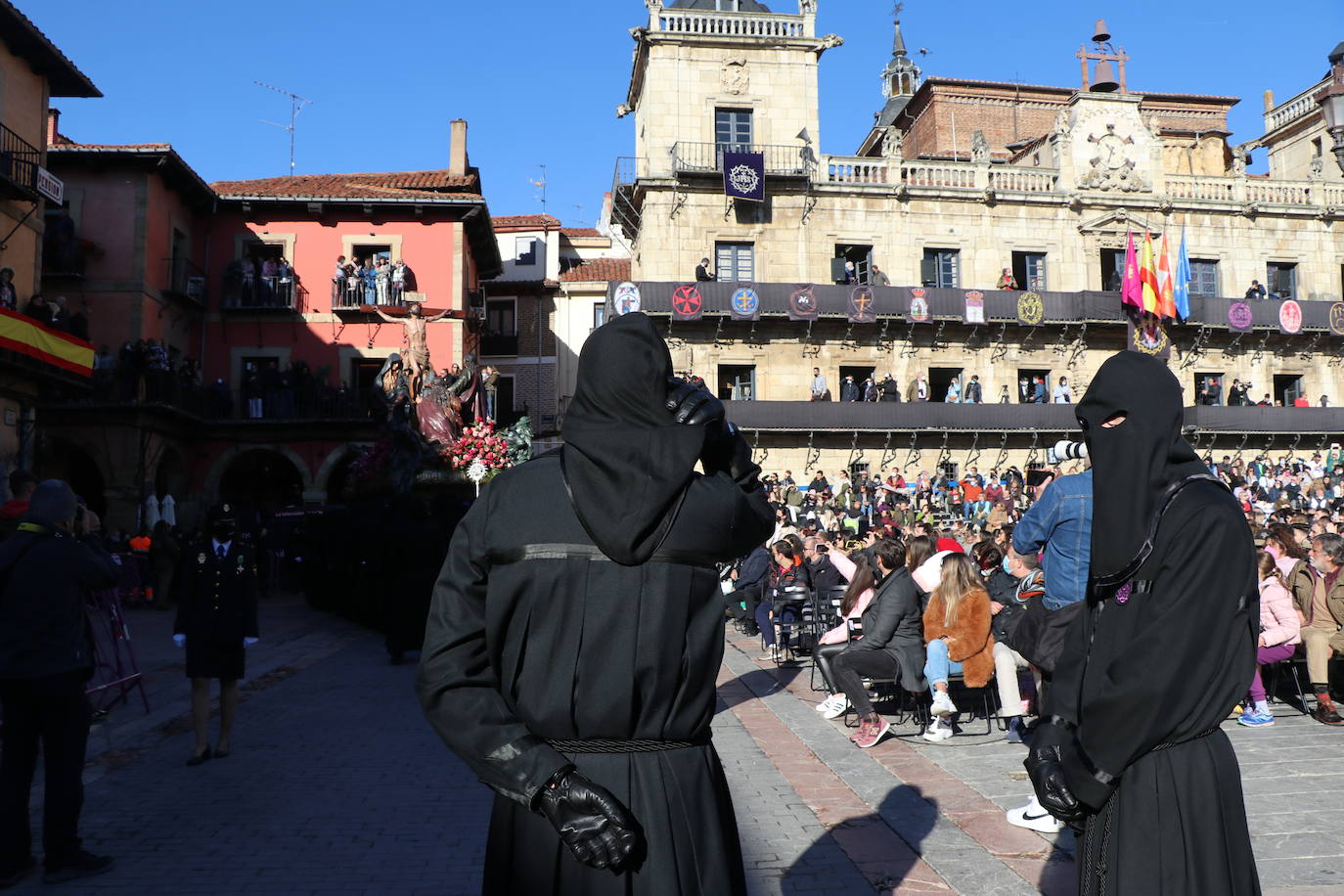 Fotos: Procesión de los Pasos, al completo