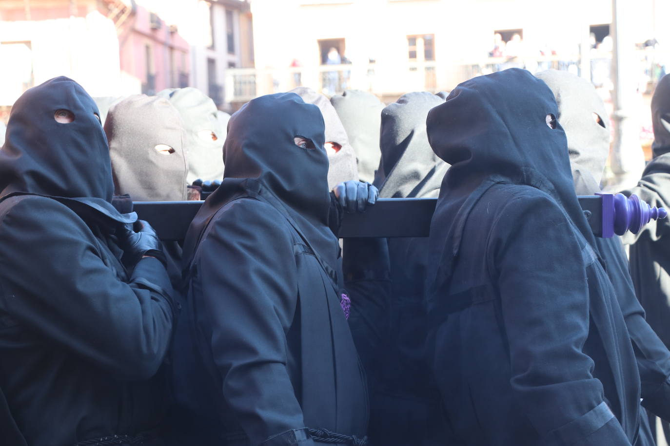 Fotos: Procesión de los Pasos, al completo