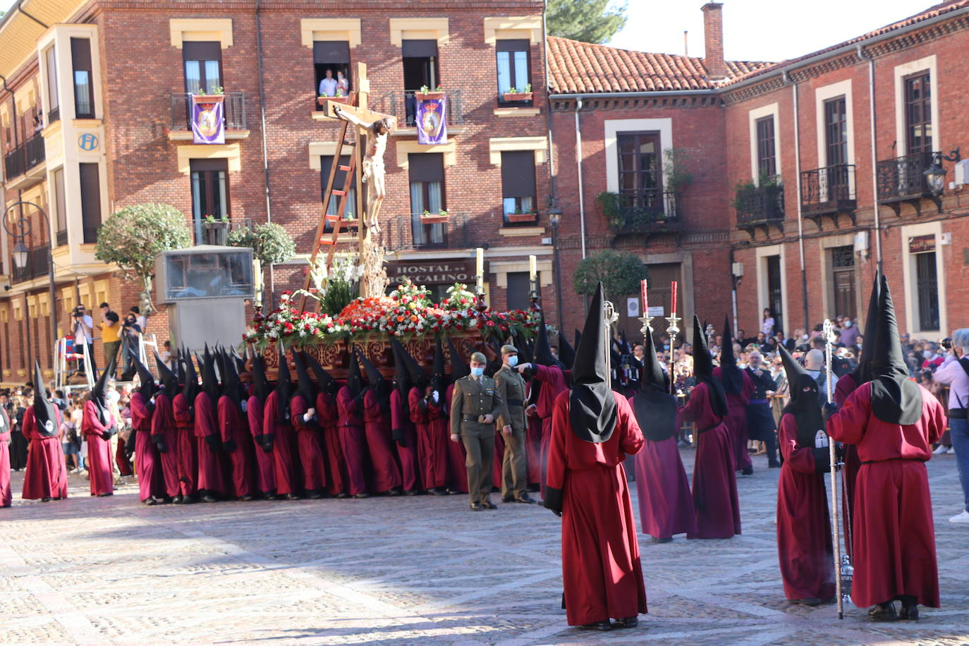 Acto central de la Procesión del Desenclavo en San Isidoro. 