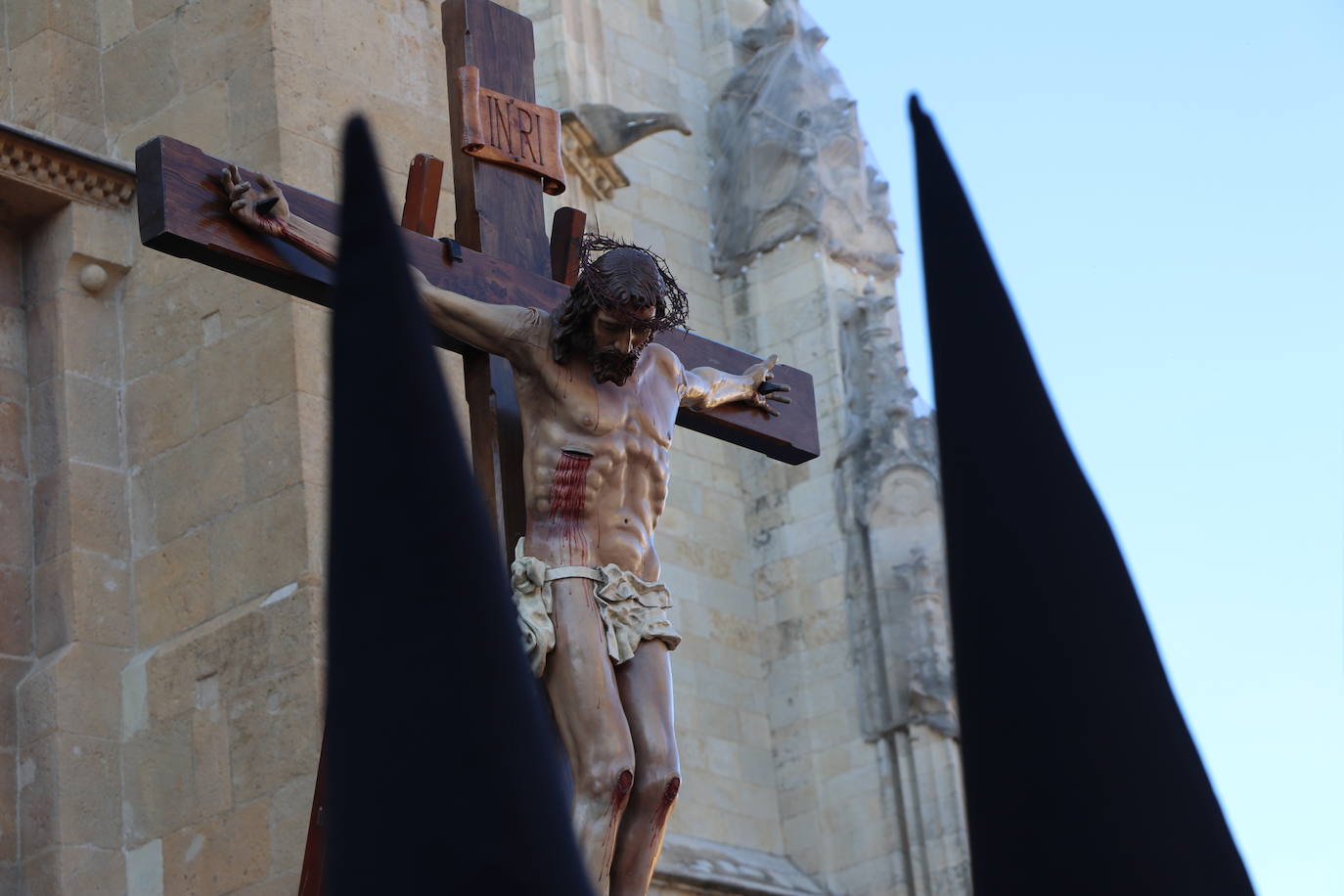 Acto central de la Procesión del Desenclavo en San Isidoro. 