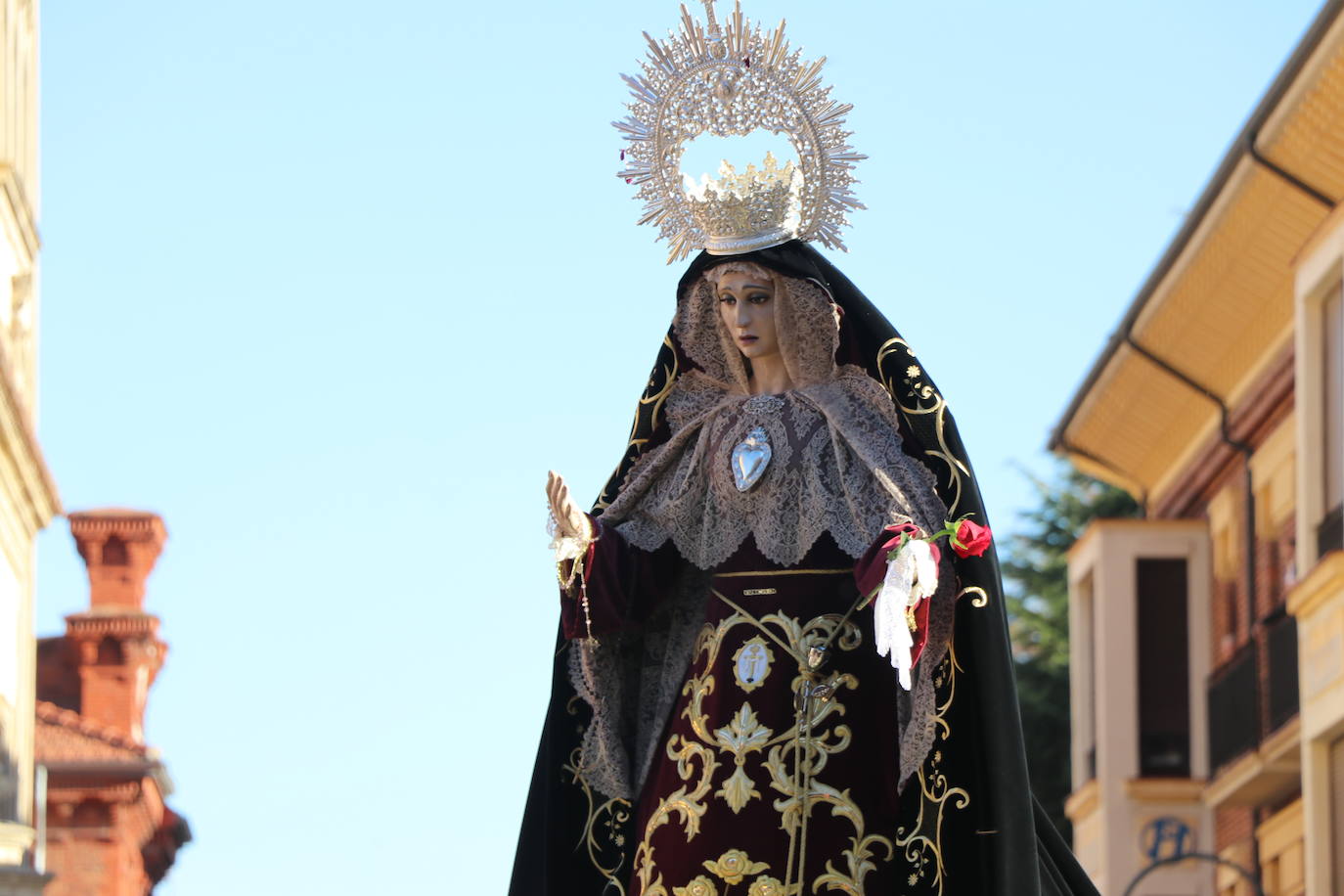 Acto central de la Procesión del Desenclavo en San Isidoro. 