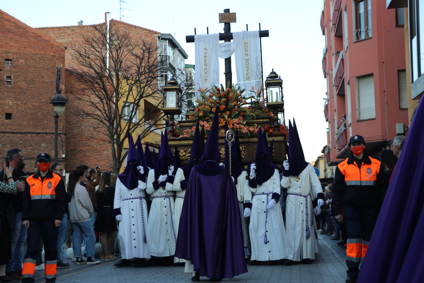 Procesión de La Soledad, dentro de la Cofradía de Jesús Divino Obrero. 