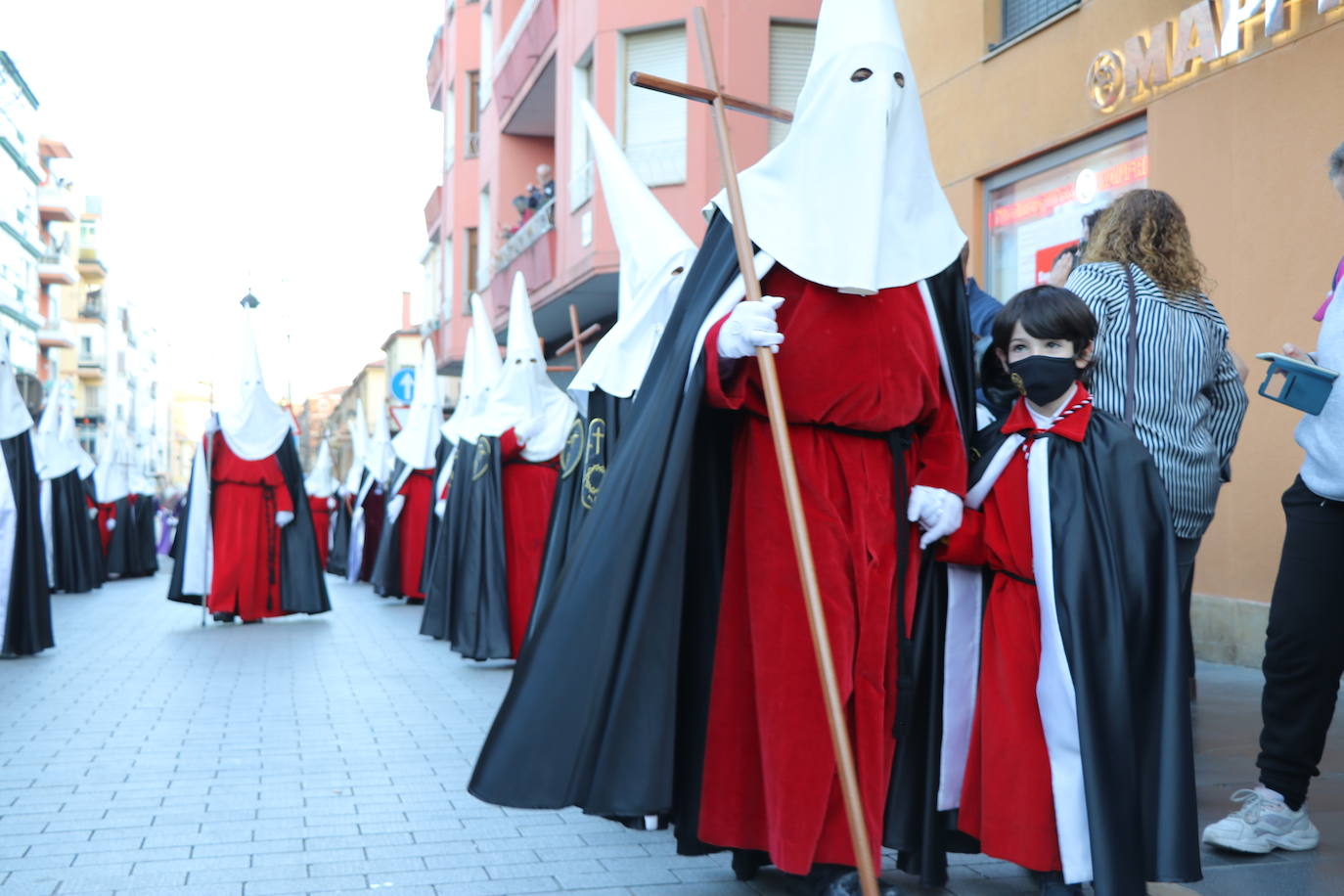 Procesión de La Soledad, dentro de la Cofradía de Jesús Divino Obrero. 