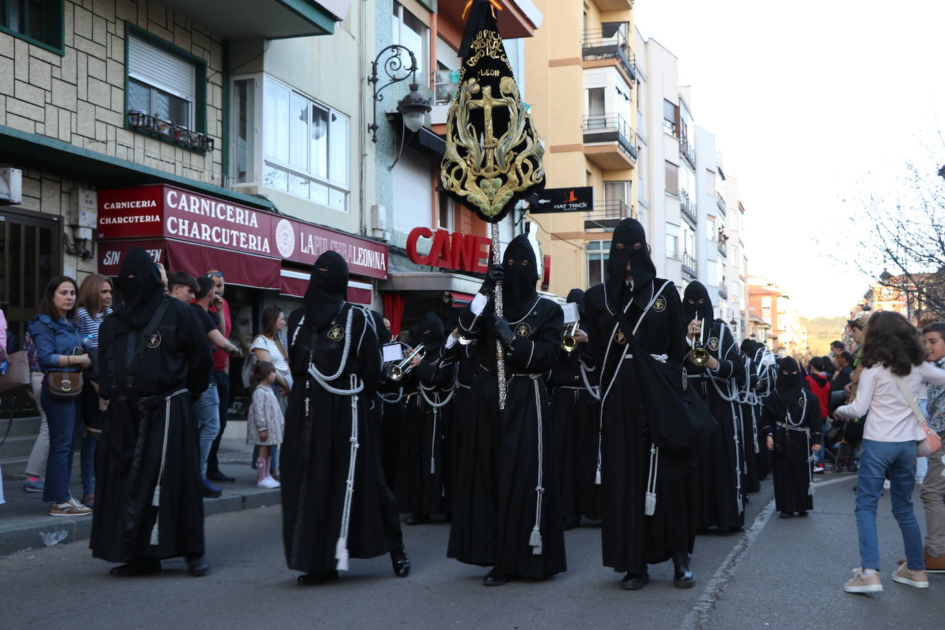 Procesión de La Soledad, dentro de la Cofradía de Jesús Divino Obrero. 