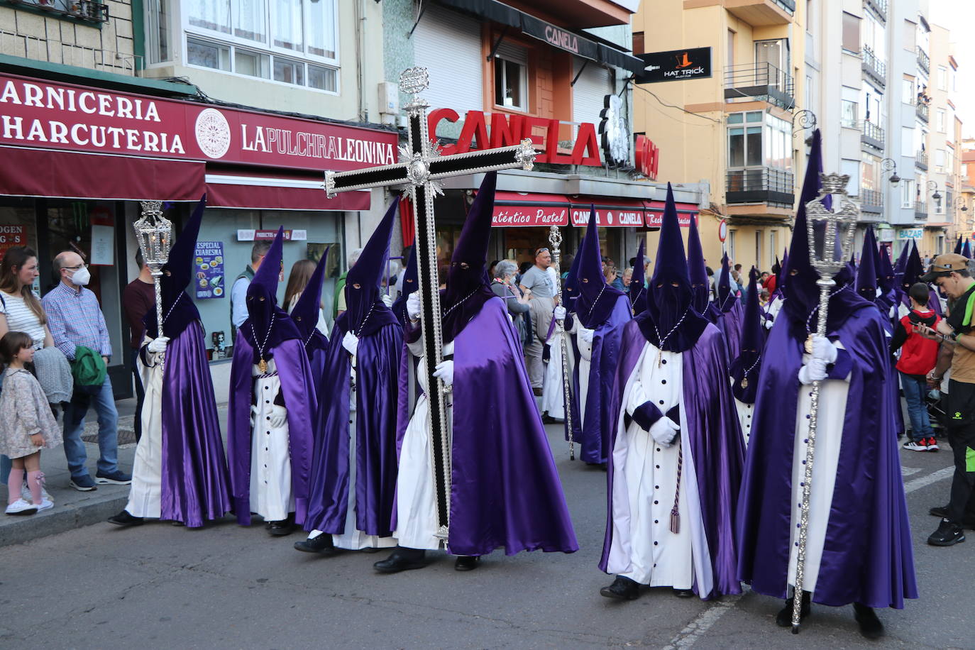 Procesión de La Soledad, dentro de la Cofradía de Jesús Divino Obrero. 