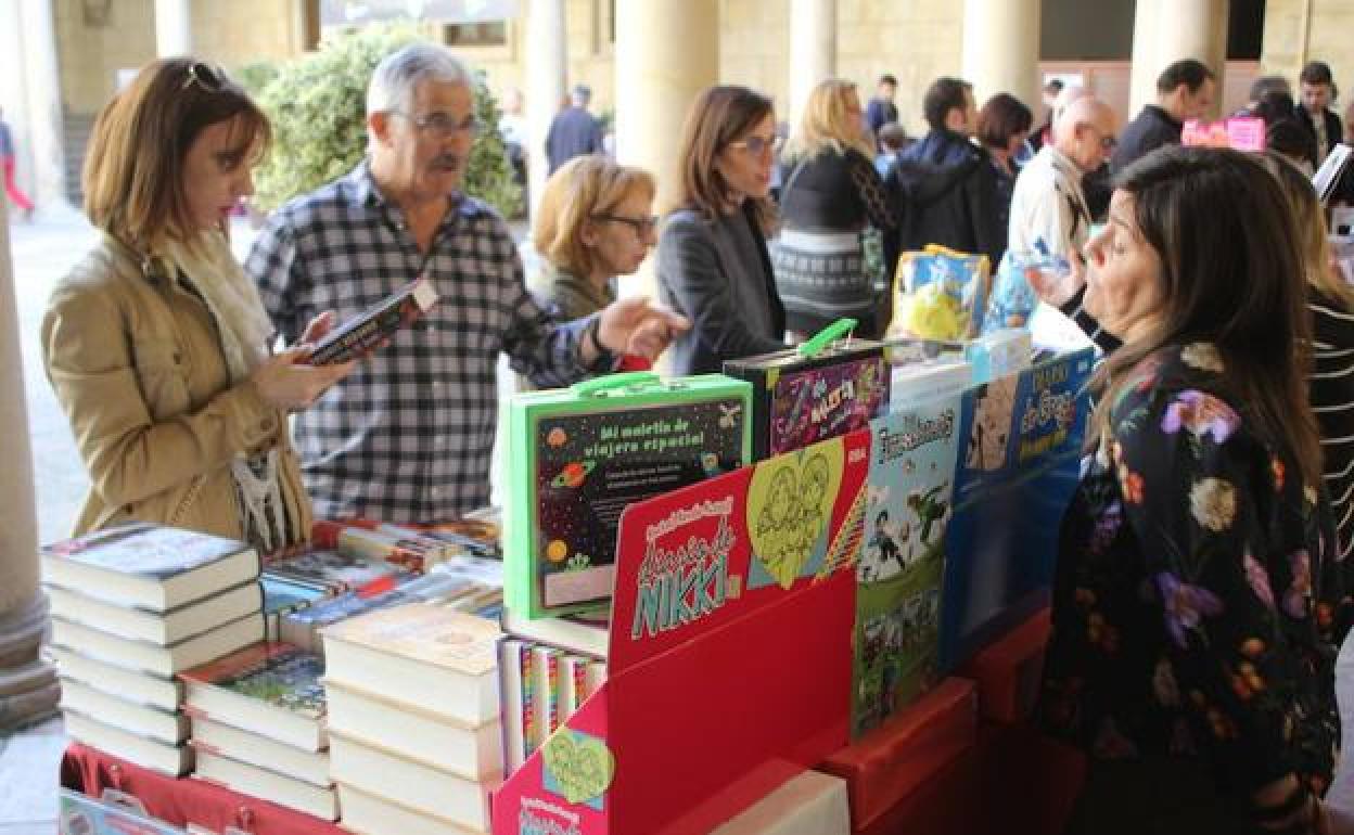 HM Hopsitales celebrará el Día del Libro regalando a sus pacientes orbas literarias. 