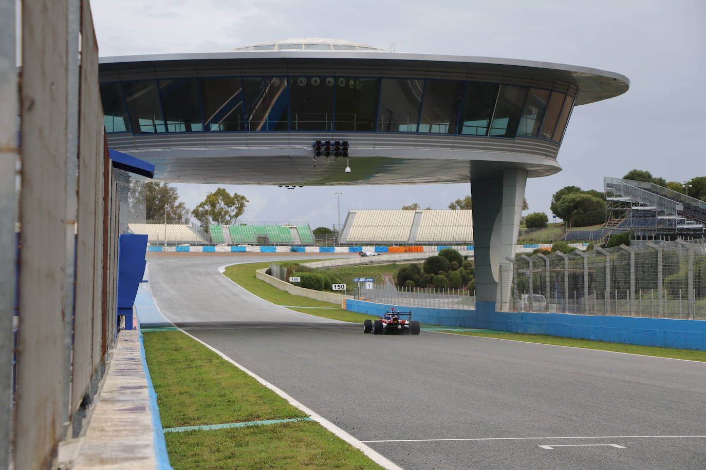 leonoticias acompaña al piloto leonés en una sesión de entrenamientos en Jerez.