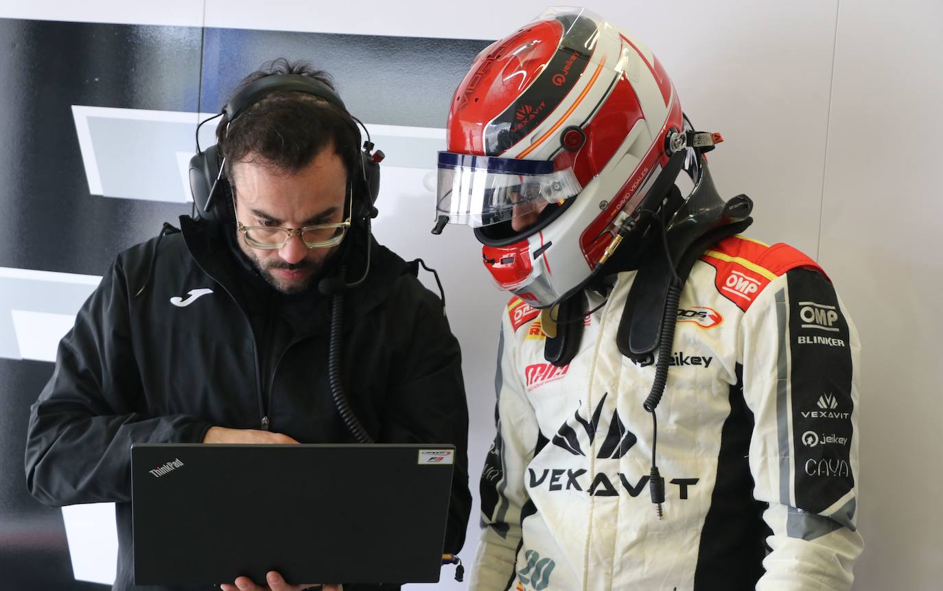 leonoticias acompaña al piloto leonés en una sesión de entrenamientos en Jerez.