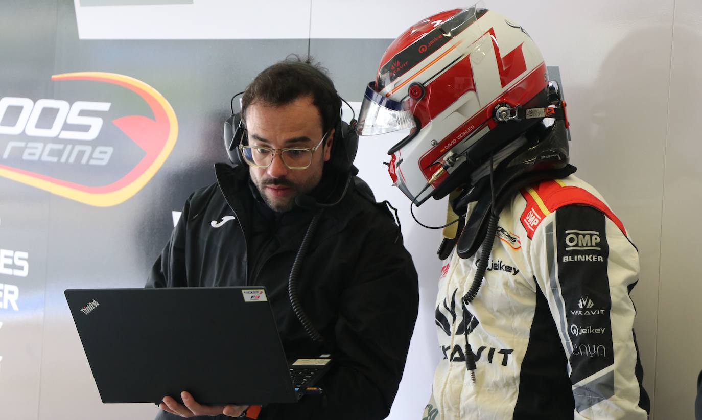 leonoticias acompaña al piloto leonés en una sesión de entrenamientos en Jerez.