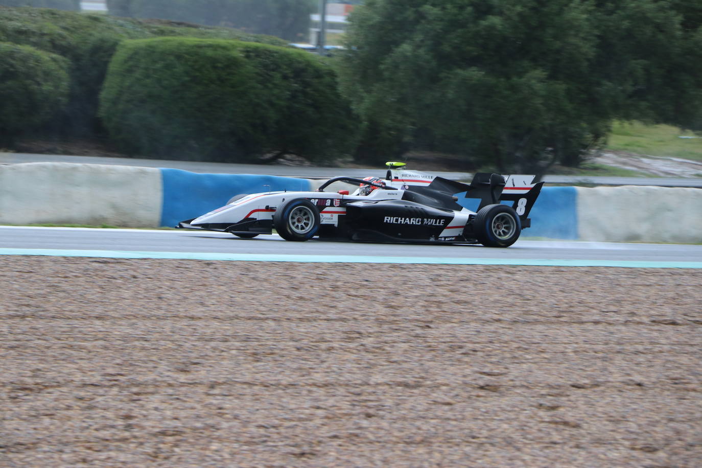 leonoticias acompaña al piloto leonés en una sesión de entrenamientos en Jerez.