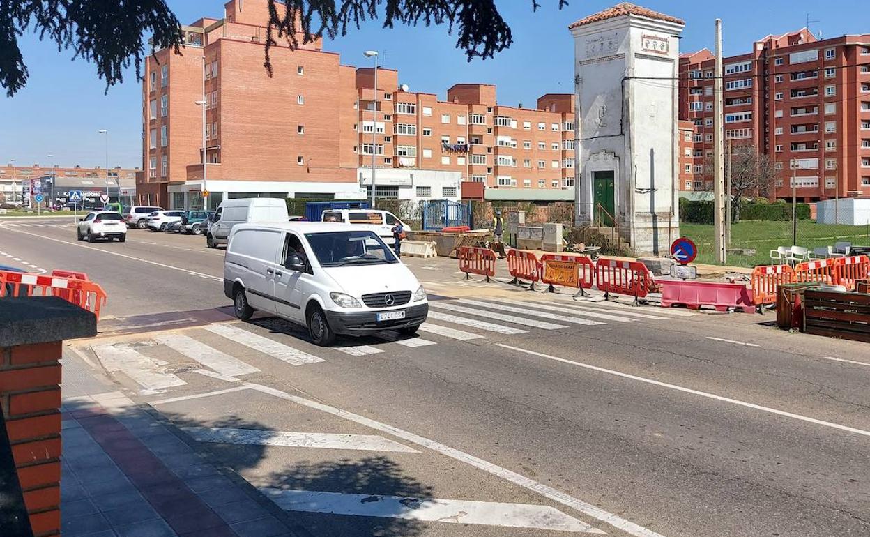 UPL celebra el comienzo de las obras para instalar un paso de cebre en San Juan de Dios.