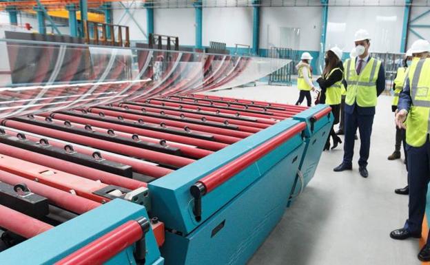 Tvitec salva 130 empleos con la compra de la catalana Cricursa por 15 millones de euros