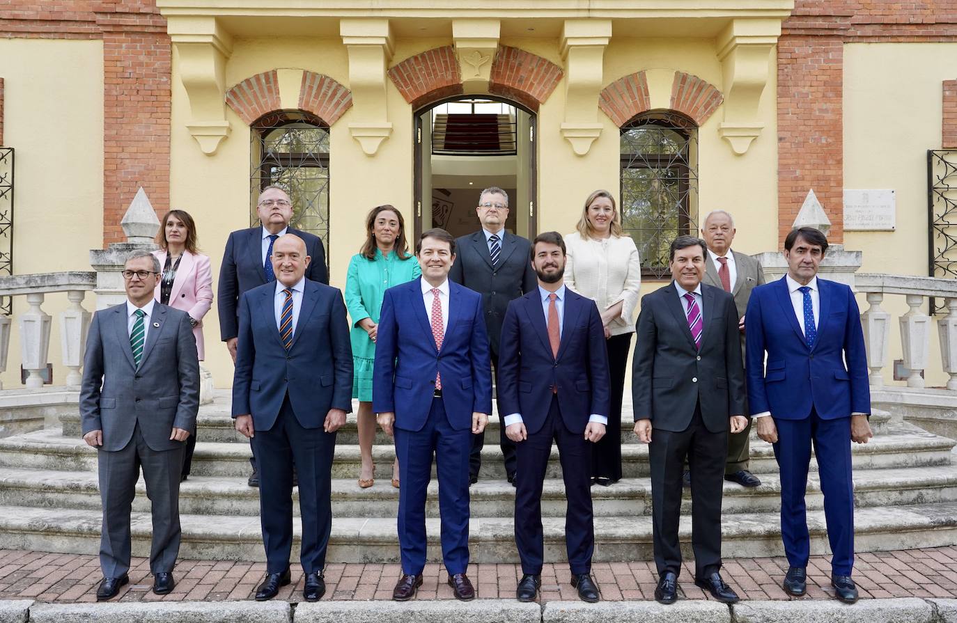 Primera reunión del nuevo gobierno de la Junta en la reunión del Consejo de Gobierno.