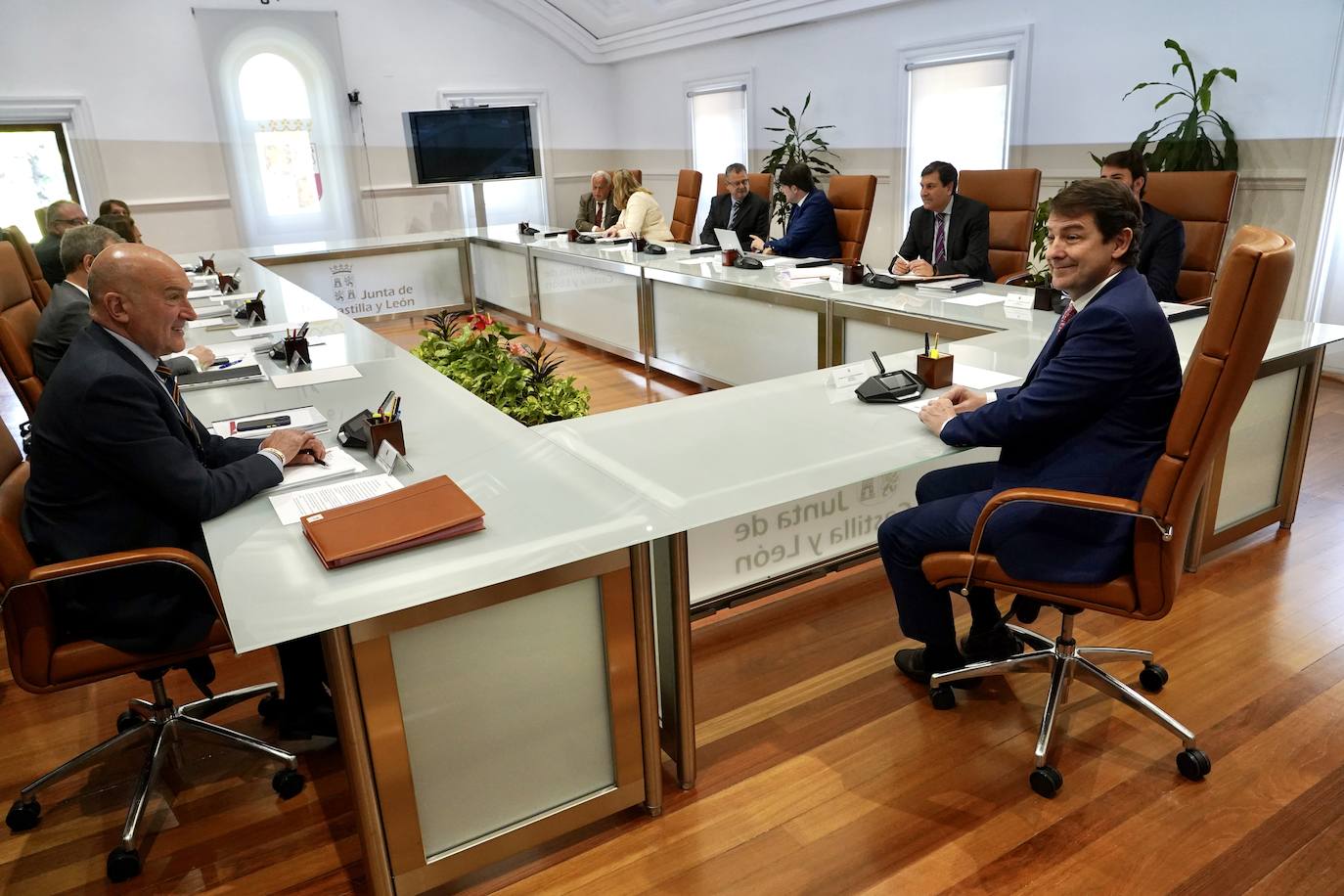 Primera reunión del nuevo gobierno de la Junta en la reunión del Consejo de Gobierno.