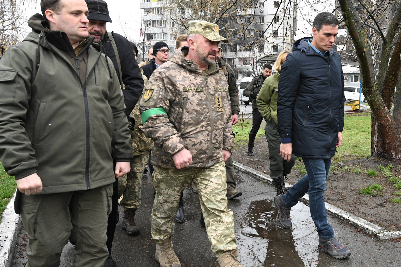 Sánchez, «conmovido» tras constatar en Borodianka «las atrocidades de la guerra de Putin». El presidente del Gobierno ha viajado a Ucrania junto la primera ministra de Dinamarca, Mette Frederiksen.