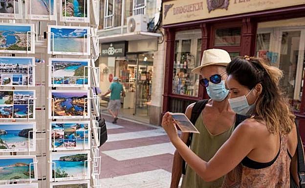 Las agencias de viajes vuelven a regristrar tráfico y leoneses con ganas de organizar sus vacaciones.