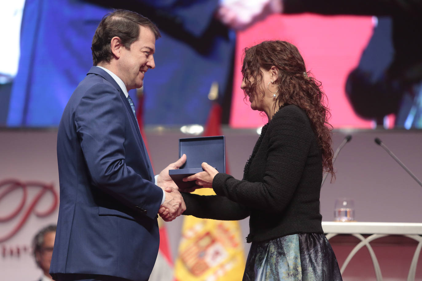 El Teatro Municipal de La Bañeza acoge el acto de entrega de los Premios Castilla y León 2021 