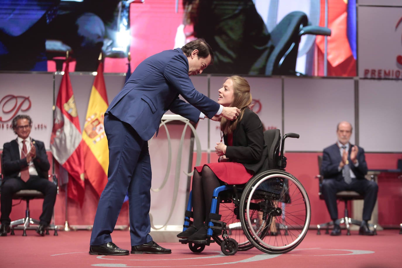 El Teatro Municipal de La Bañeza acoge el acto de entrega de los Premios Castilla y León 2021 