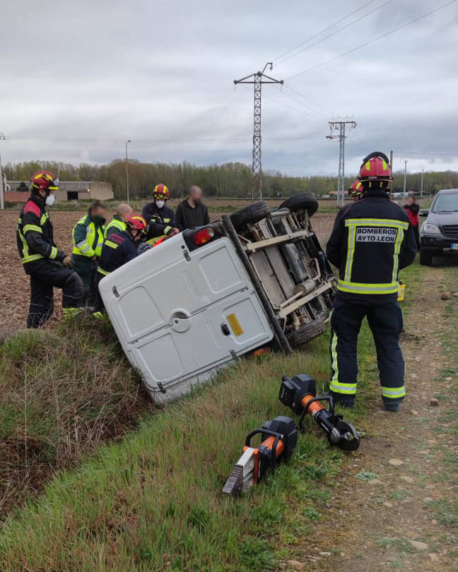 En el lugar de los hechos también se personaron los bomberos y los servicios sanitarios