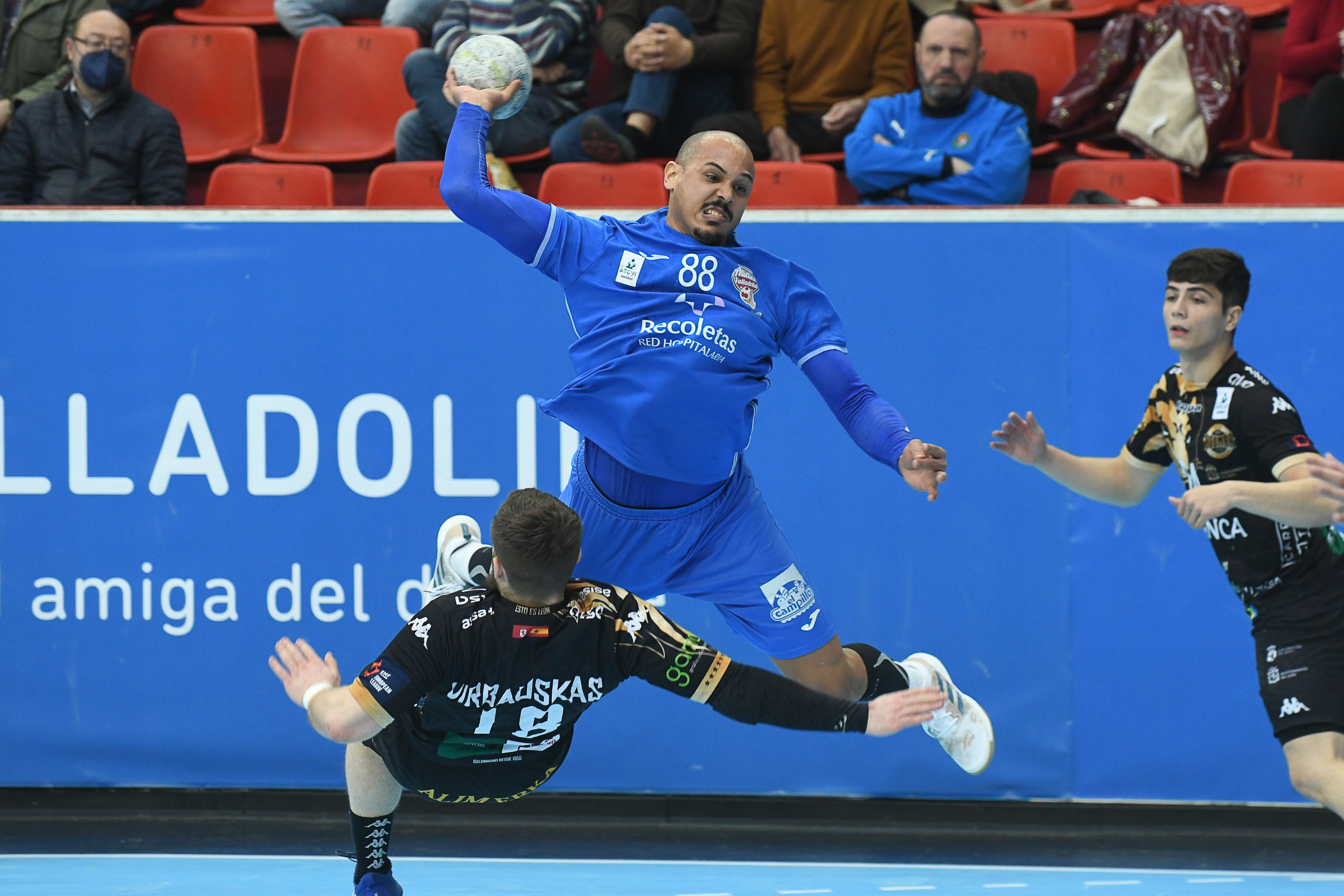 Imagen del encuentro el Ademar León y Atlético Valladolid. 