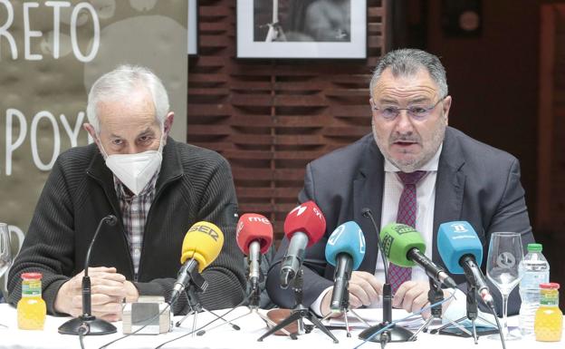 El presidente de la Diputación, Eduardo Morán, junto a Matías Llorente durante la presentación de 'León Sostenible'. 