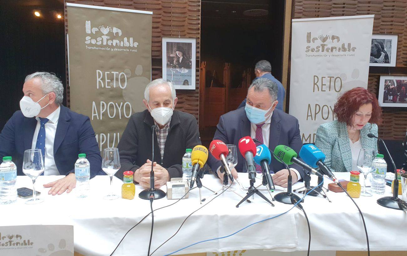 Un sello por el futuro de León. Nace 'León Sostenible'. La Diputación Provincial de León ha anunciado este lunes el lanzamiento de esta nueva iniciativa respaldada con una inersión de 17 millones para conseguir una provincia «de futuro». 