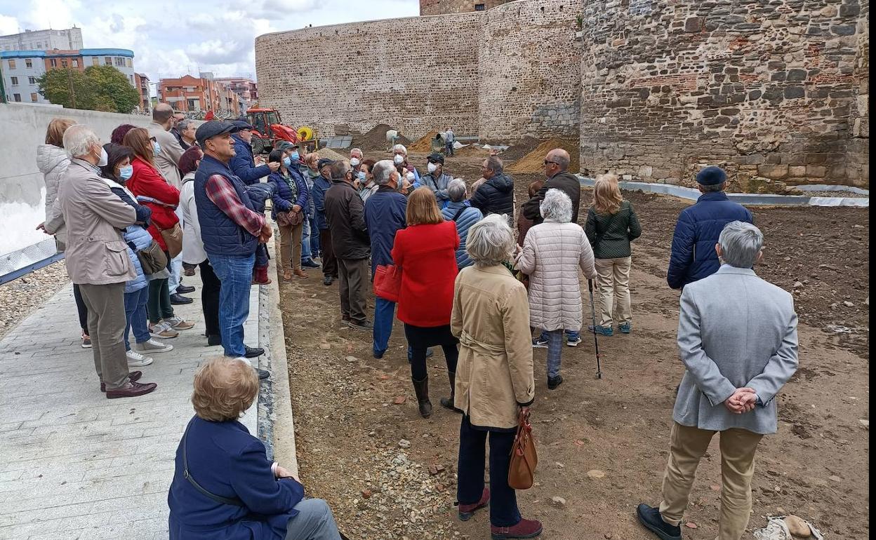 La asociación Promonumenta visita por segunda vez la Era del Moro.