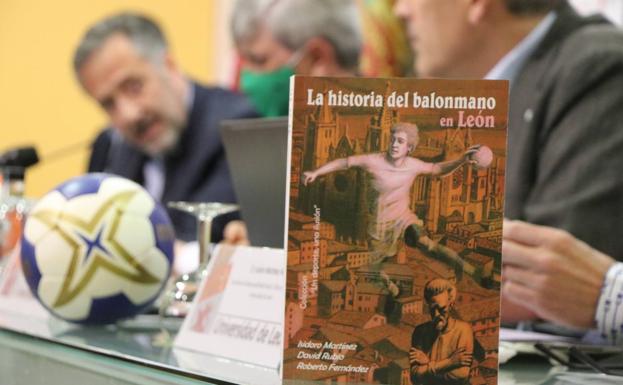 Presentación de «La Historia del balonmano en León», en el Paraninfo Gordón Ordás del edificio El Albéitar. 