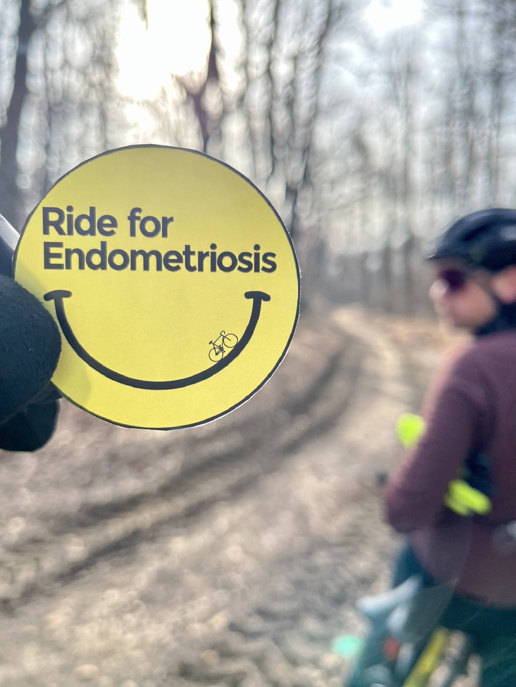 El catalán Jordi Girones recorrerá junto a su mujer, Carine Buncsi, diagnosticada con endometriosis desde 2019, 200 kilómetros del Camino de Santiago con salida desde Ponferrada para dar visibilidad a esta enfermedad | Una campaña de crowdfunding recauda fondos para la la Asociación de Endometriosis en España.