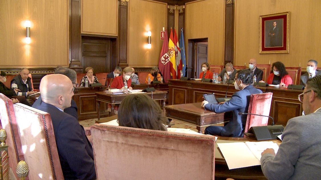 Uno de los instantes de la celebración del pleno municipal. 