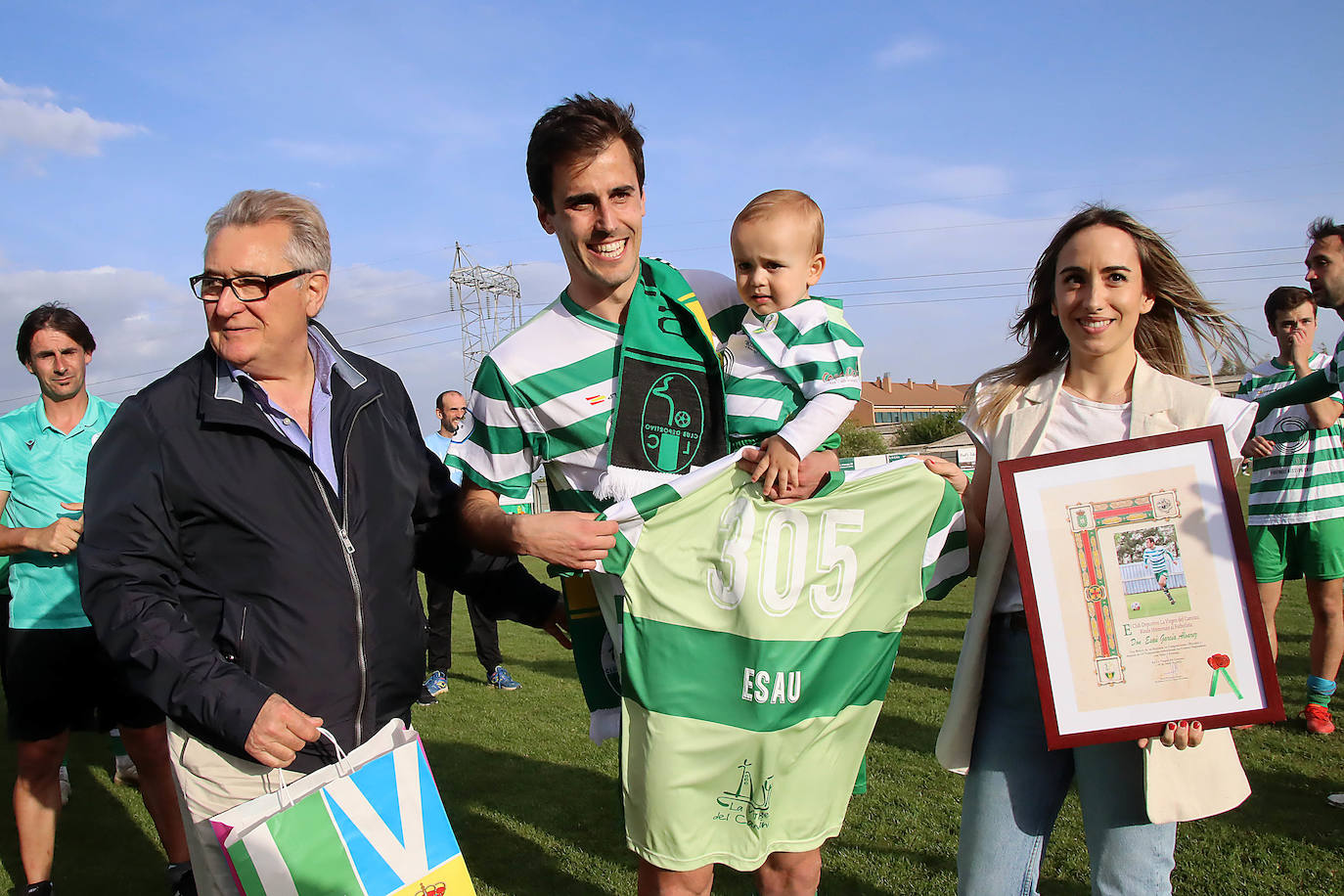 El conjunto verdiblanco tributa un homenaje a su capitán, que se retira del fútbol con un gol que no valió para sumar un triunfo