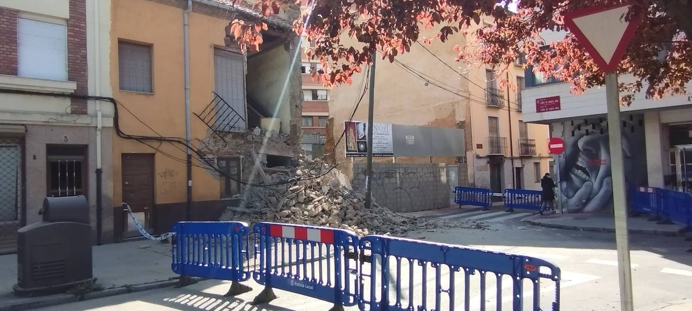Fotos: Un edificio de León capital se derrumba en plena noche