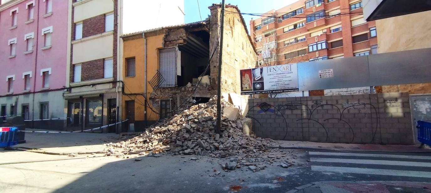 Fotos: Un edificio de León capital se derrumba en plena noche
