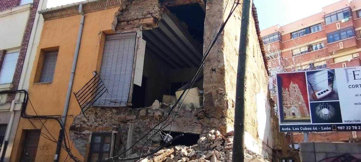 Fotos: Un edificio de León capital se derrumba en plena noche
