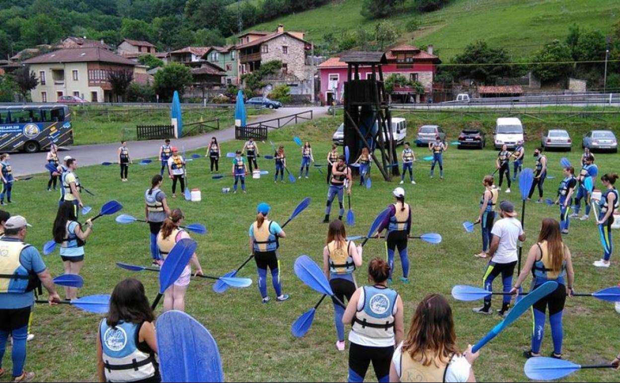 La ULE organiza una actividad para realizar el descenso del Sella en canoa en mayo