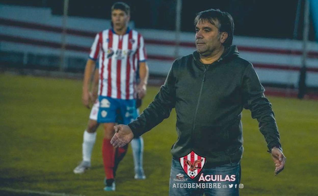 Miguel Ángel Miñambres, técnico del Atlético Bembibre.