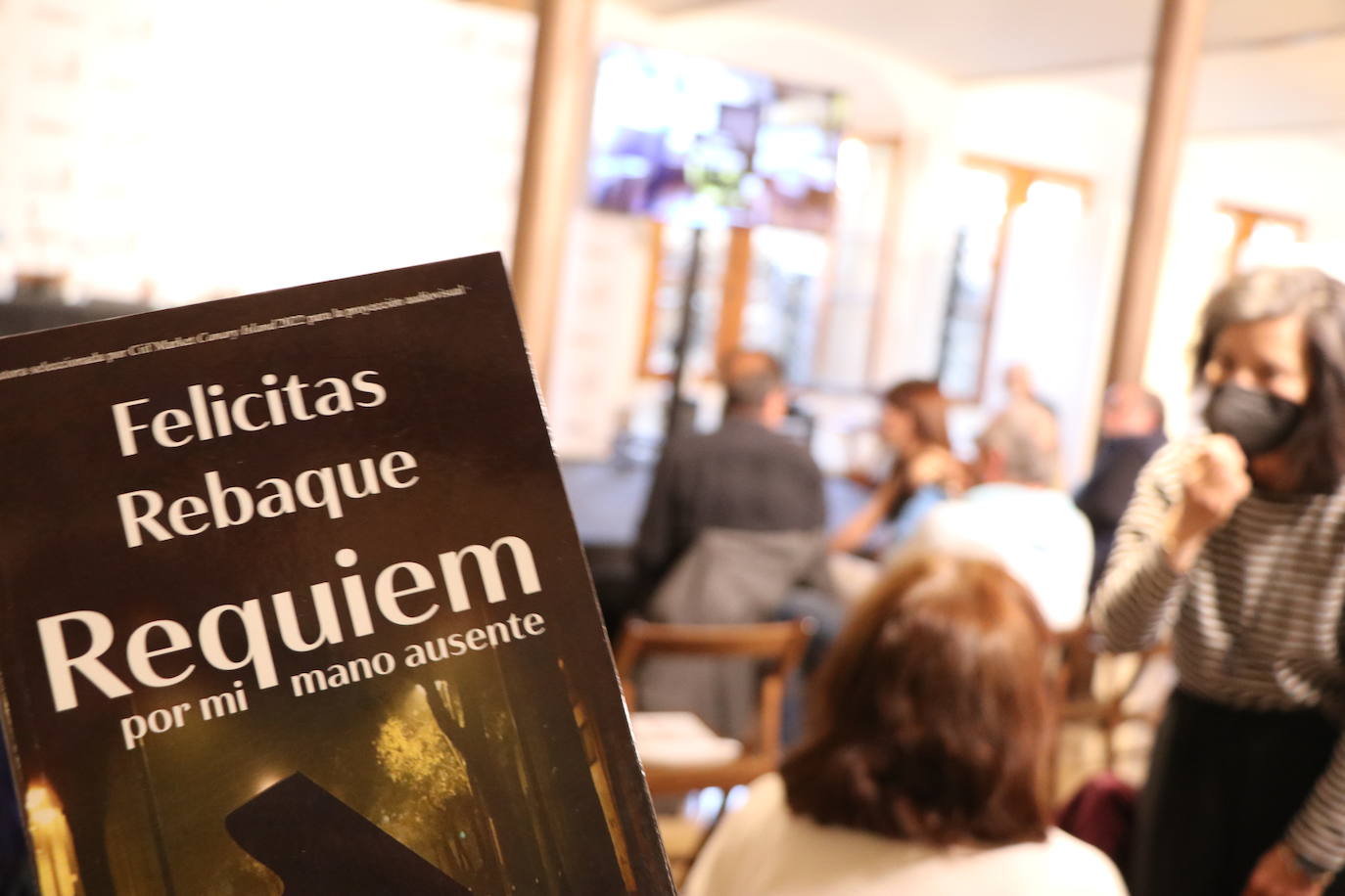 Presentación de la obra 'Réquiem por mi mano ausente' en Museo Casa Botines. 