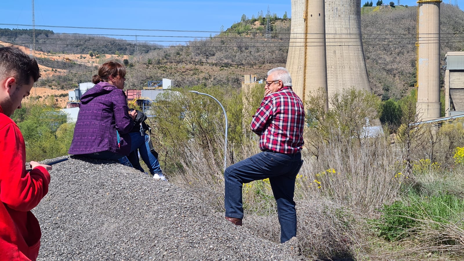 Una de las últimas imágenes del paisaje de La Robla con las torres como telón de fondo.