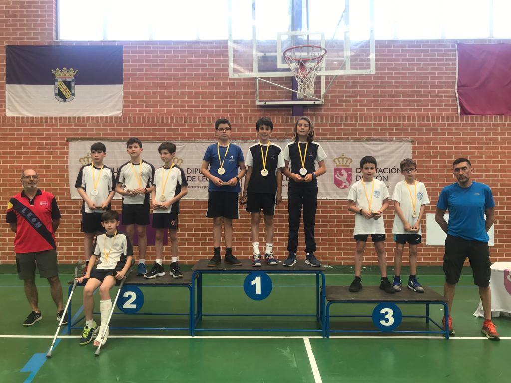 Imágenes del Campeonato Provincial de Tenis de Mesa, organizado por la Diputación de León. 